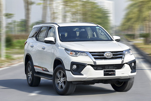 Xe đa dụng Fortuner dự báo &quot;cháy&quot; hàng dịp Tết vì ưu đãi lớn