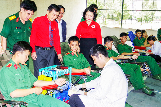 Sẻ chia những giọt nghĩa tình