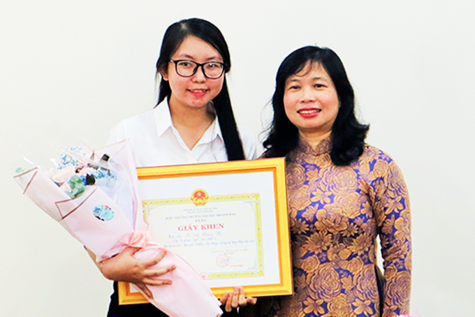 "Cô giáo tương lai" năng nổ hoạt động đoàn