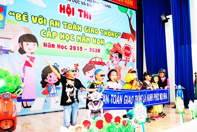 Tăng cường giáo dục an toàn giao thông trong trường học