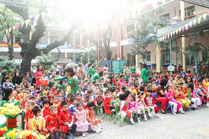 Lễ hội múa hát mừng Xuân của học sinh Trường mầm non Lý Tự Trọng