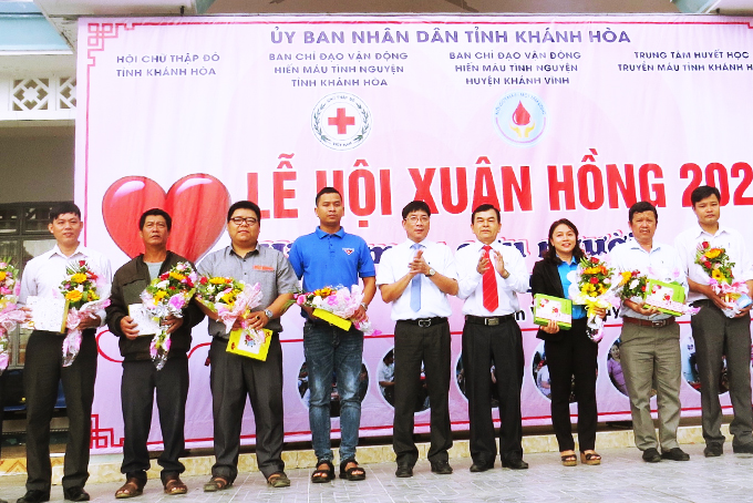 Gần 500 người tham gia Lễ hội Xuân Hồng - năm 2020
