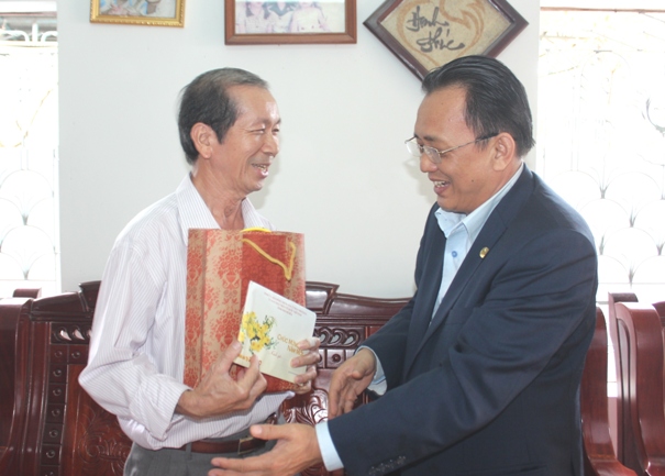 Lãnh đạo tỉnh thăm, chúc Tết gia đình các vị nguyên lãnh đạo tỉnh qua các thời kỳ