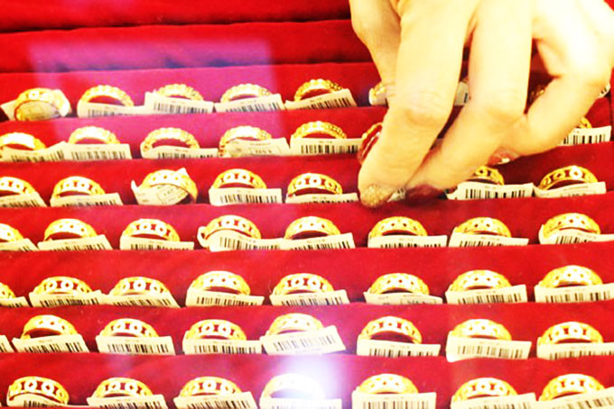 Giá vàng trong nước cầm chừng, giá vàng thế giới tiếp tục tăng nhẹ