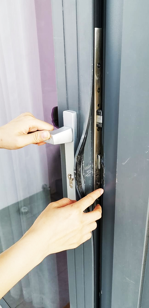 Mang hung khí đi trộm cắp