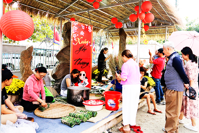 Đến bảo tàng du xuân