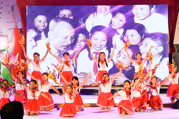 Children from Khanh Hoa Children’s House performing at video-conference 2019