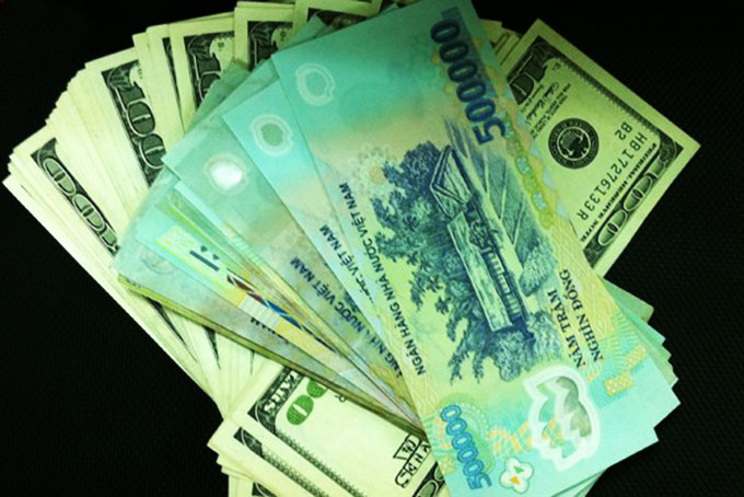 Tỷ giá trung tâm tăng nhẹ, giá USD trong nước ít biến động