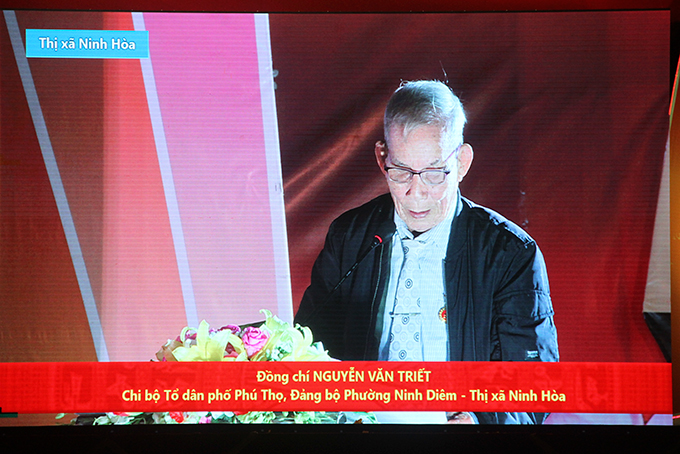 Senior Party member Nguyen Van Triet speaking at Ninh Hoa location