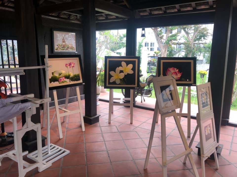 Embroidery paintings displayed at Cham Oasis 