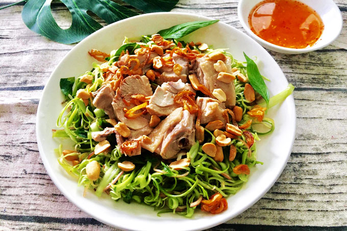 Nộm vịt rau muống