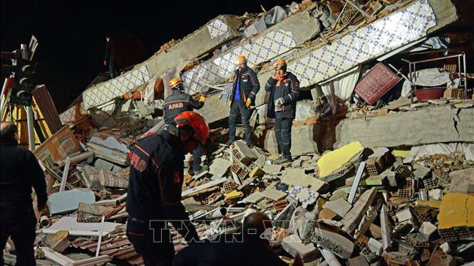 Thổ Nhĩ Kỳ nỗ lực giải cứu nạn nhân trong trận động đất