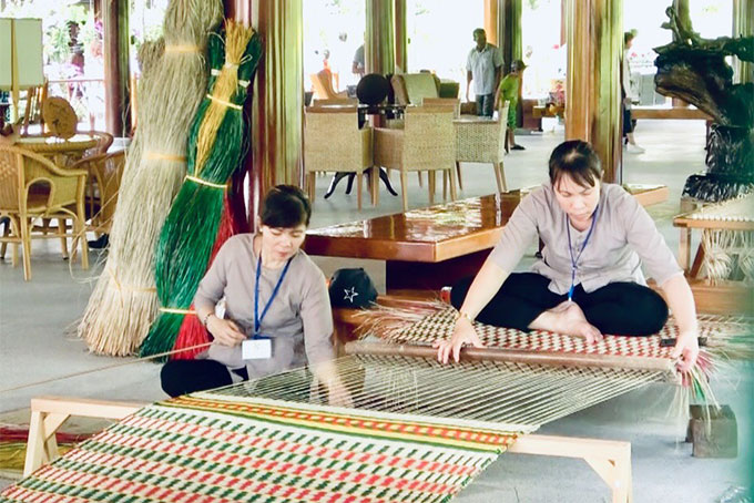 Video: One more tourist destination of traditional craft in Nha Trang