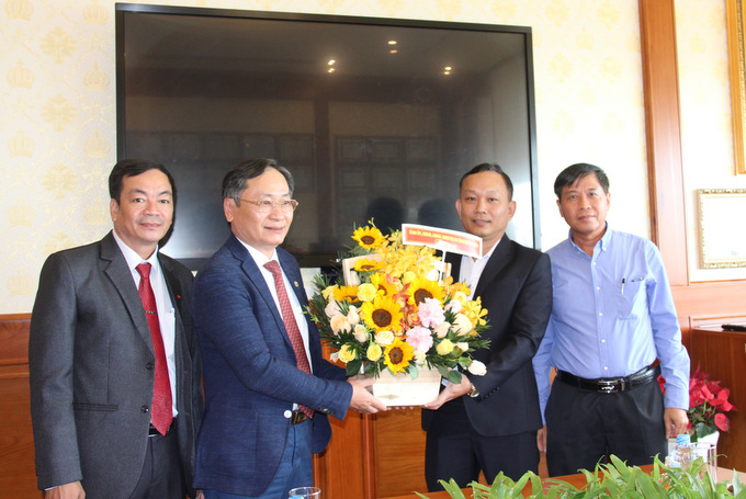 Phó Chủ tịch Thường trực UBND tỉnh Khánh Hòa thăm các doanh nghiệp đầu xuân Canh Tý