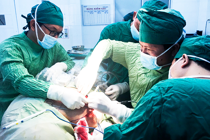 Chăm sóc tốt sức khỏe cho nhân dân