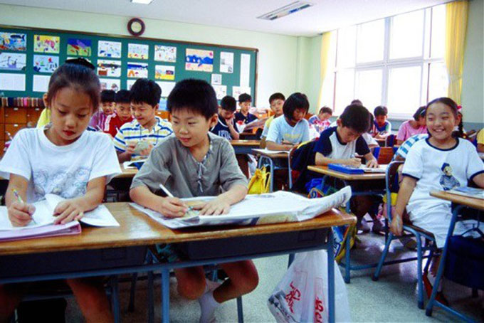 Hàn Quốc đóng cửa hàng trăm trường học do lo sợ virus corona mới