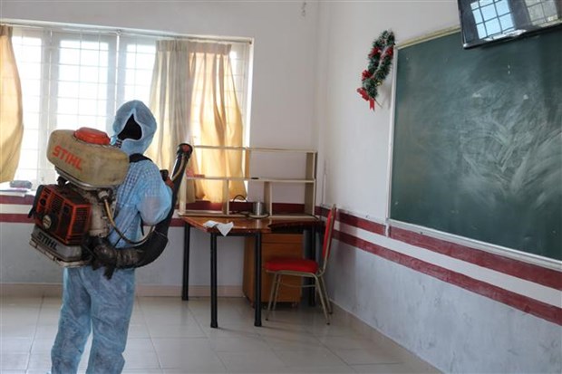 Không khuyến khích phun thuốc sát trùng đại trà