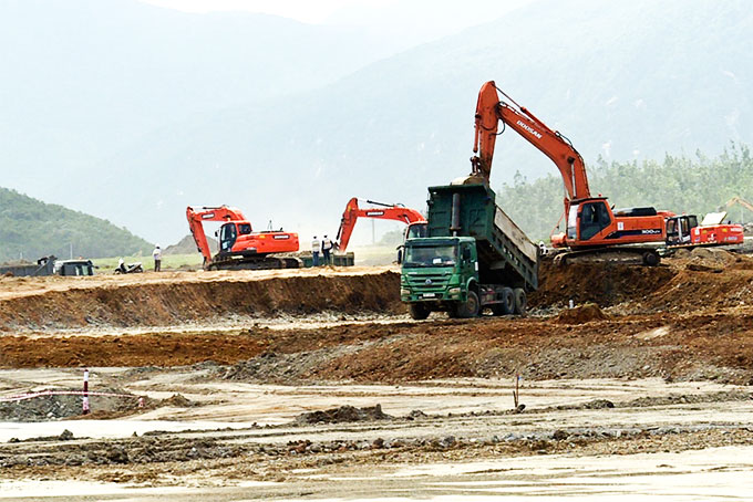 Dự án Nhiệt điện BOT Vân Phong 1 đang triển khai thi công.