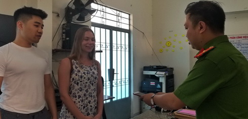 Trao trả tài sản cho nữ du khách người Nga