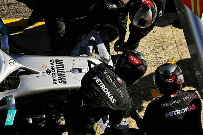 'Vô-lăng ba chiều' bị cấm từ năm 2021