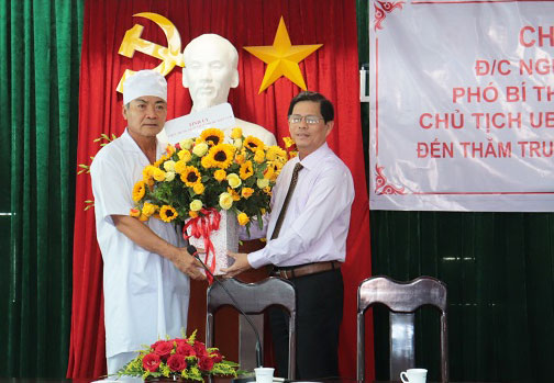 Ông Nguyễn Tấn Tuân thăm Trung tâm Y tế huyện Diên Khánh - Báo ...