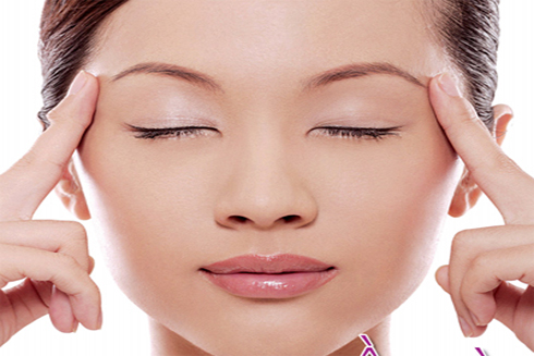 Massage đầu xua tan mệt mỏi