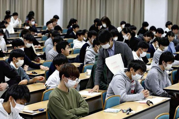 1.600 trường tiểu học, trung học của Nhật Bản nghỉ học do Covid-19