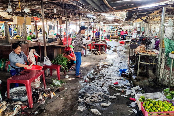 Chợ thị trấn Khánh Vĩnh: Cần sớm nâng cấp, mở rộng