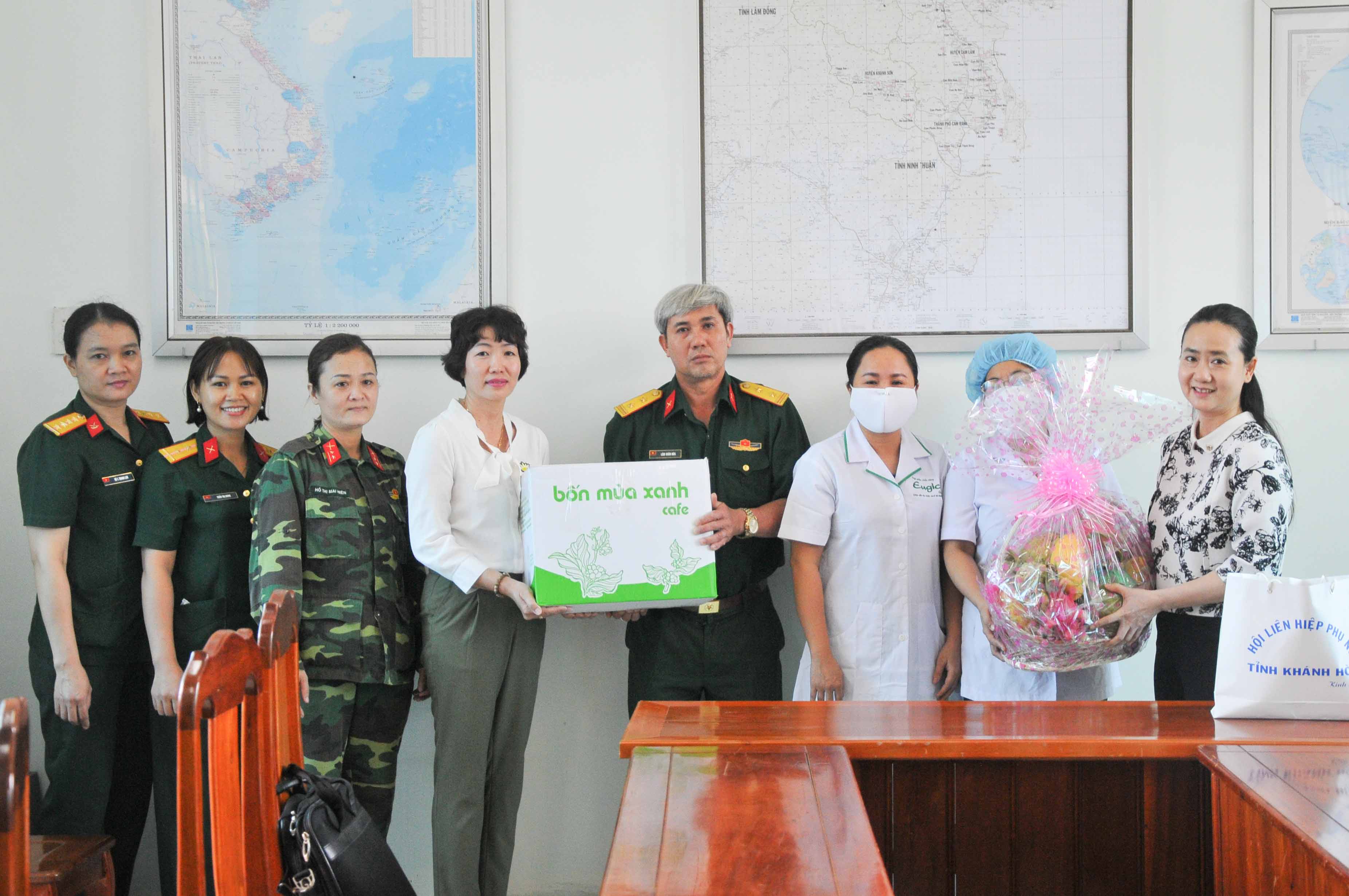 Hội Liên hiệp Phụ nữ tỉnh: Thăm, động viên cán bộ, chiến sĩ, y, bác sĩ và công dân tại cơ sở cách ly phòng chống dịch