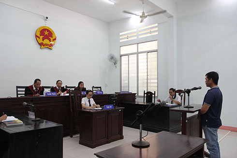 Lãnh 2 năm tù vì bán bột ngọt giả