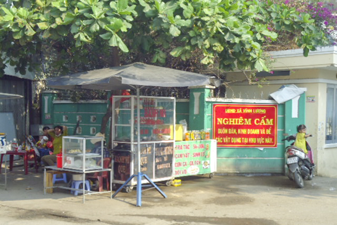 Buôn bán nơi bảng cấm