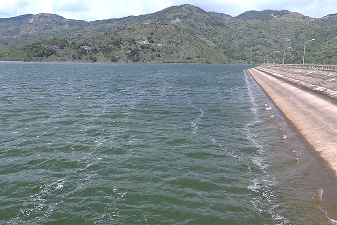 Họp bàn triển khai công tác chống hạn