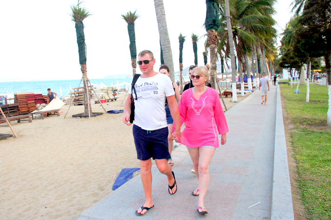 Tạm dừng miễn thị thực đối với công dân Belarus, Nga và Nhật Bản