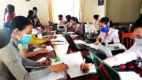 Giải ngân 6 tỷ đồng cho người dân xã Cam Phước Đông