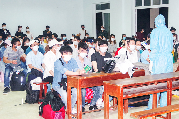 Bộ đội Biên phòng tỉnh Khánh Hòa tiếp nhận 150 người từ vùng dịch trở về