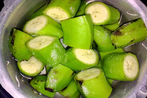 Lý do bạn nên ăn chuối xanh