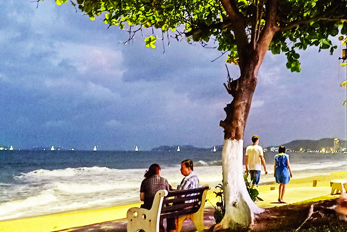 Dạo biển Nha Trang