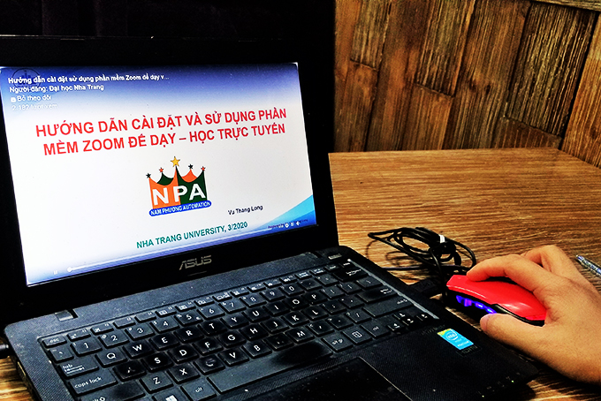 Universities switching to e-teaching