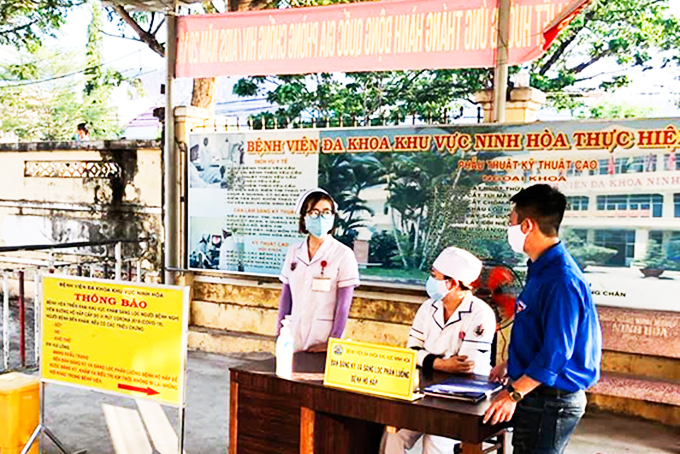 Phân luồng sàng lọc bệnh tại Bệnh viện Đa khoa khu vực Ninh Hòa.