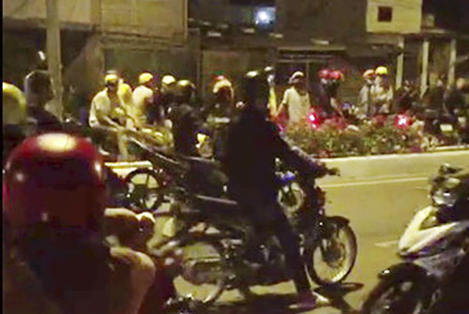 Đua xe lúc 0 giờ