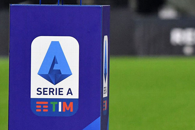 Sân cỏ Serie A có thể vắng bóng khán giả đến hết năm nay.