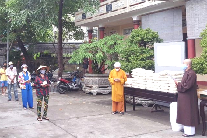 Ban Trị sự Giáo hội Phật giáo tỉnh hỗ trợ người dân bị ảnh hưởng dịch Covid-19