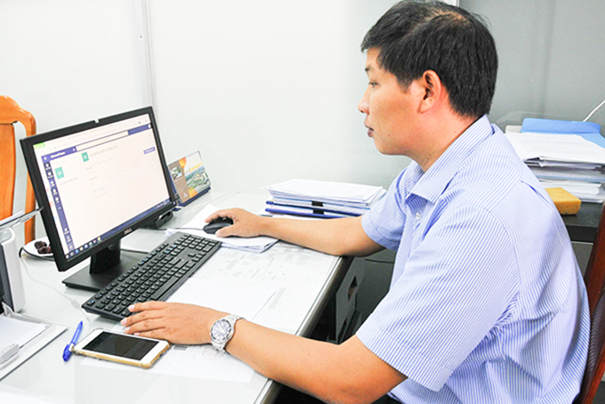 Phòng Đào tạo Trường Cao đẳng Y tế Khánh Hòa kiểm tra việc dạy học trực tuyến của giảng viên, sinh viên.