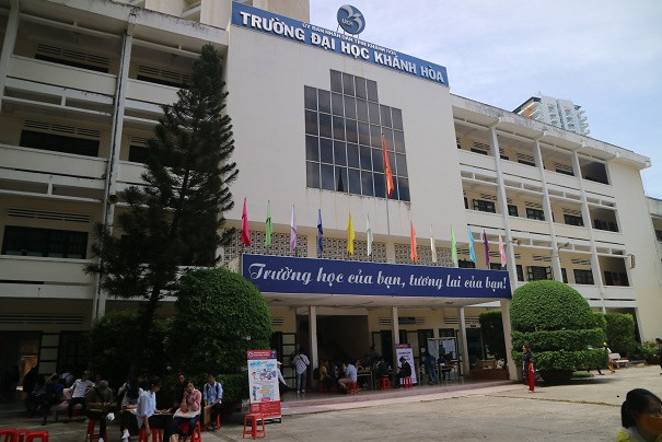 Trường Đại học Khánh Hòa. 