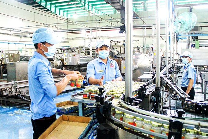 Dây chuyền sản xuất của  Công ty Cổ phần Nước  giải khát Sanest Khánh Hòa.