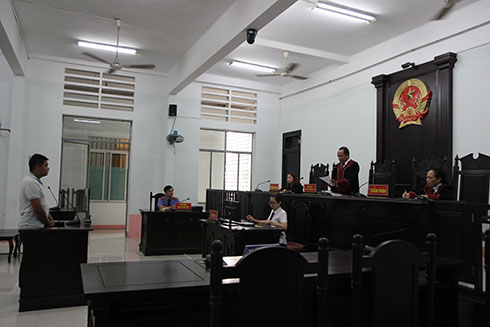 Gây tai nạn do vượt xe sai luật