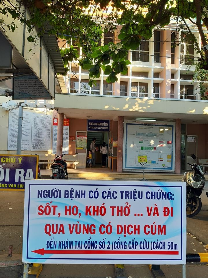 Phân luồng khám bệnh phòng bệnh Covid-19 tại Bệnh viện Đa khoa tỉnh Khánh Hoà