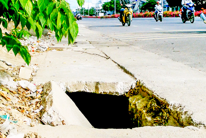 Cống bể nắp gây nguy hiểm