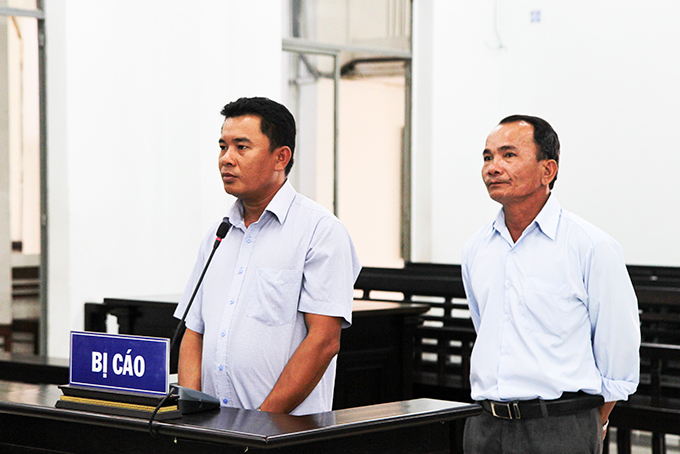 Bớt xén tiền hỗ trợ người dân bị thiệt hại