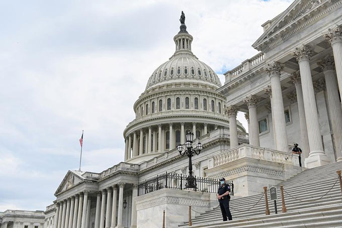 Hạ viện Mỹ tối ngày 15/5 (giờ Mỹ) đã thông qua một dự luật ngân sách 3.000 tỷ USD nhằm đối phó với những ảnh hưởng của đại dịch Covid-19. Ảnh: Reuters